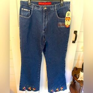 Revolt Jeans Flare leg w/beautiful embroidery and scallop bottom.  Women’s NWT